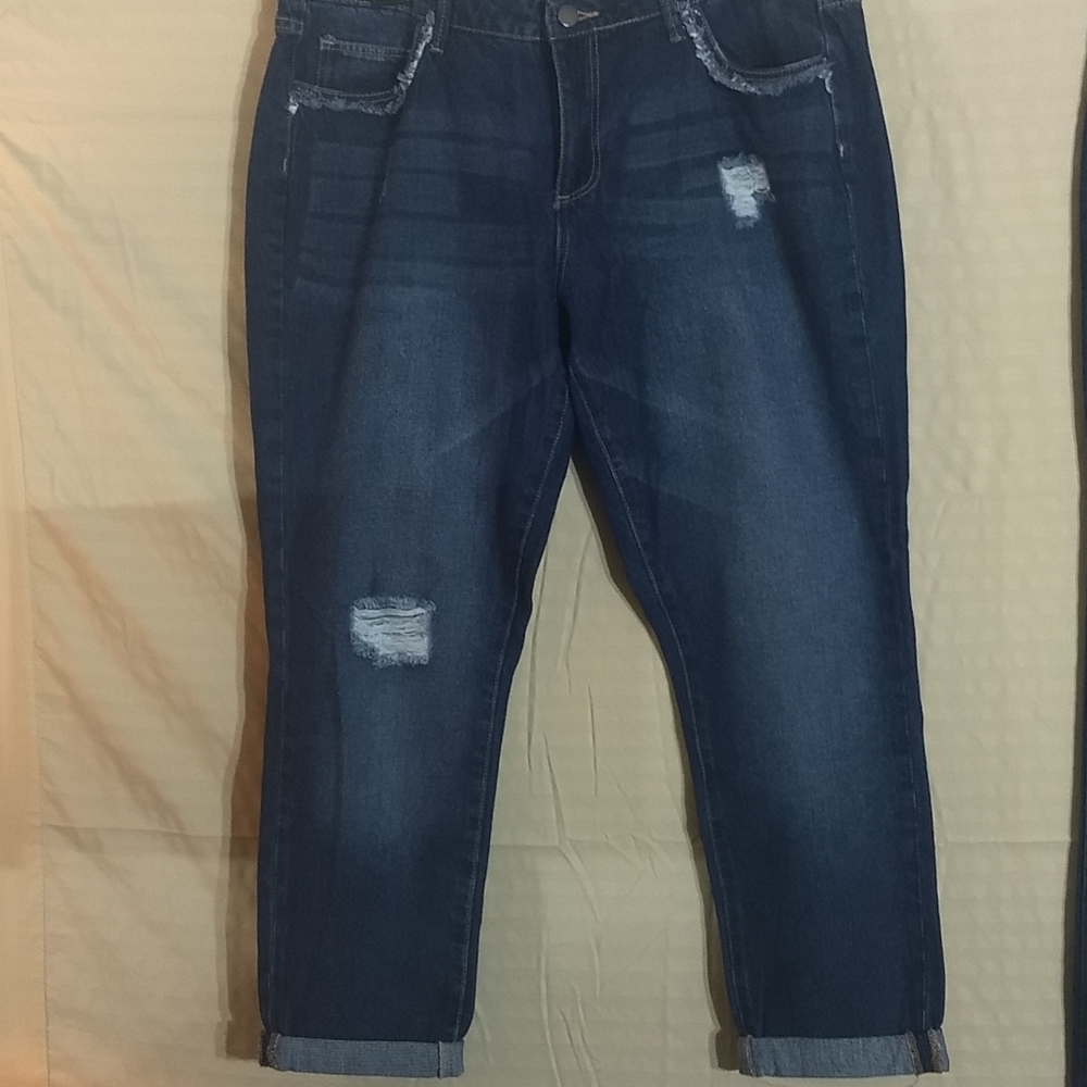 Just Fab Boyfriend, distressed Cropped jeans